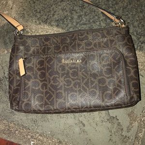 Slightly used Calvin Klein Cross Body Bag